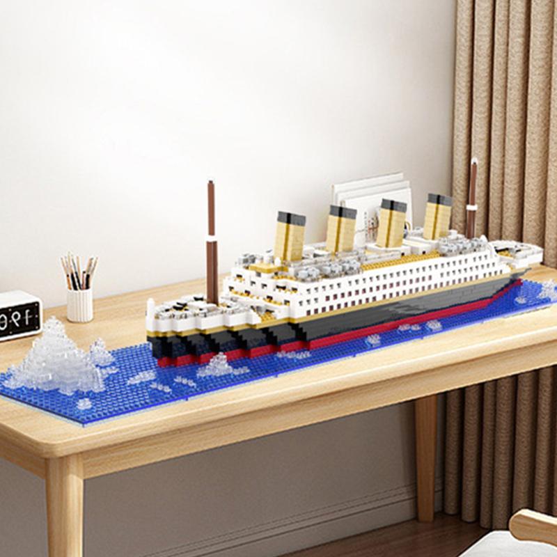 Titanic Creative Luxury Iceberg Cruise Ship Boat Wreck Set City Diy Model Construction Blocks Blocks Toys For Kids Adult Present