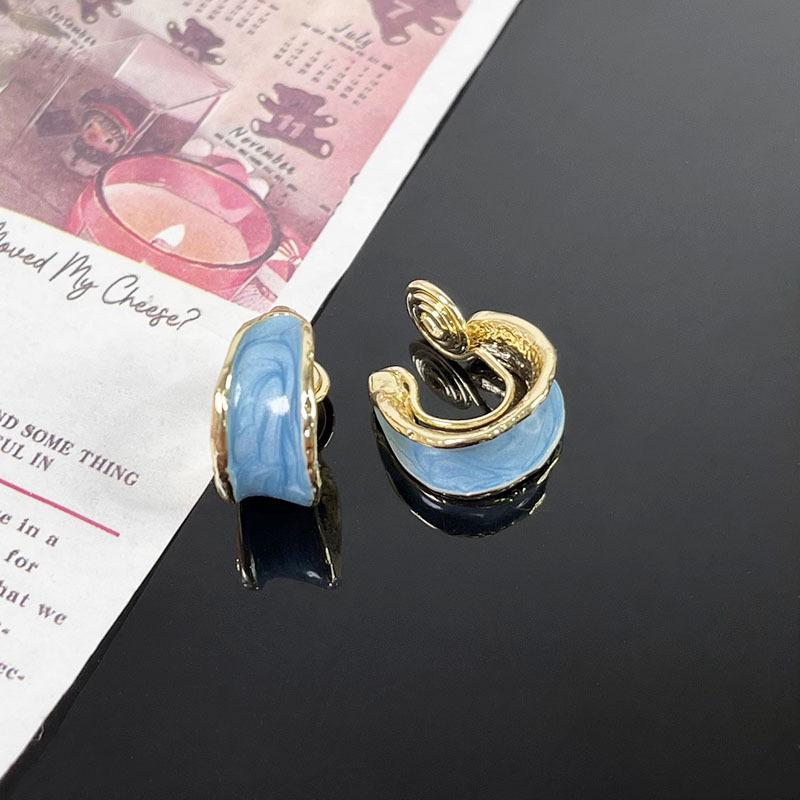 Korean Style Retro Pearl Ear Clip for Women - Mosquito Coil Holder, No Piercing, High-End, Fashionable and Versatile Luxury Earrings