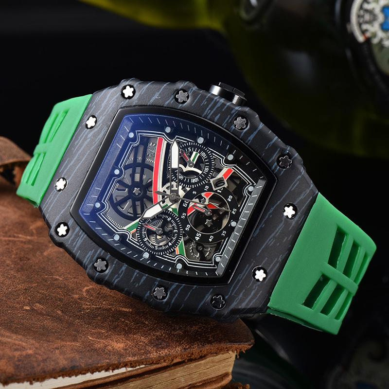 Men's White Wood Grain Quartz Watch with Calendar - Chic and Modern Design