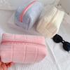 Milchige Make-up-Tasche mit großem Fassungsvermögen - High-End, Tragbare Kosmetik- & Toilettenartikel-Aufbewahrung, Ins-Stil für Reisen