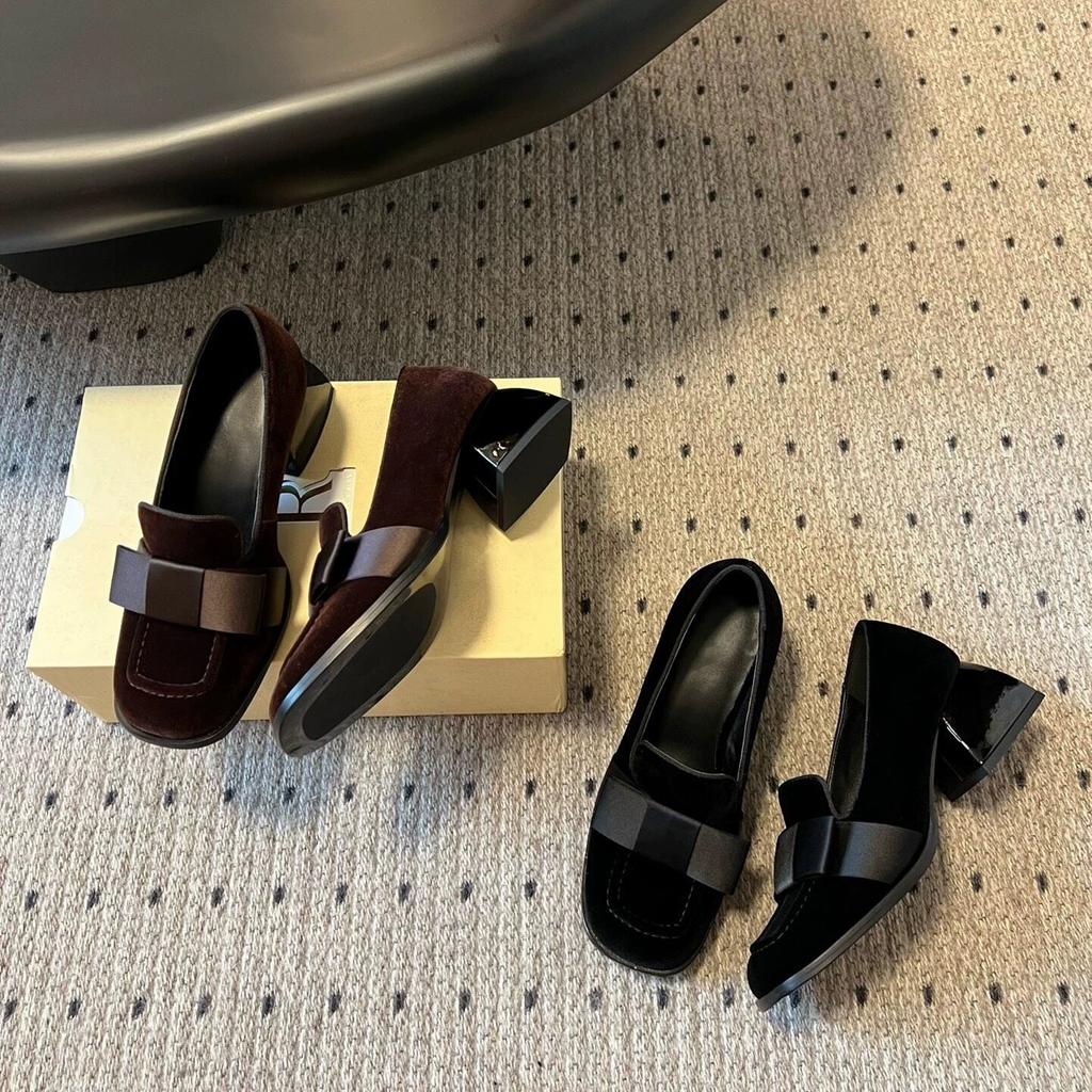 Wildleder Maillard Square Toe Dicke Ferse Slipper Damen Frühling und Herbst Neue High-End Einzelne Schuhe Mary Jane Damenschuhe