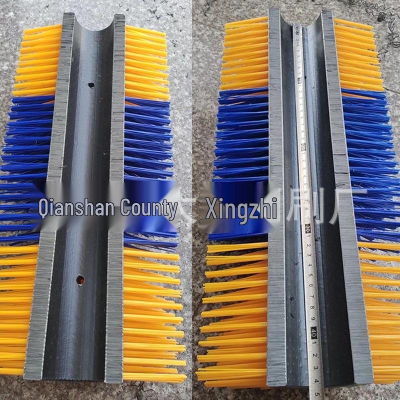 Cattle and Horse Massage Brush: Half-Body Scratch & Itch Relief Roller for Animal Cleaning