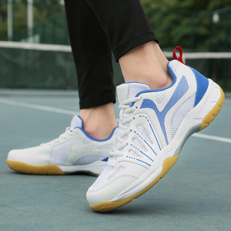 New badminton shoes couple sports professional competition training shoes breathable lightweight student tennis table tennis shoes