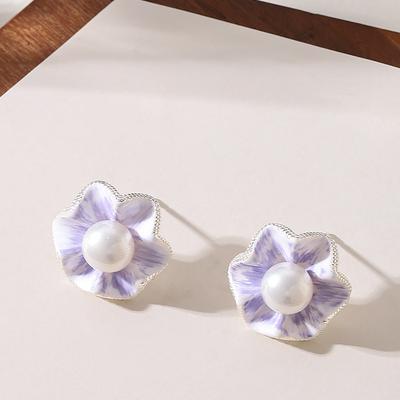 Niche Personality Design Sense Enamel Drop Glaze Leaf Curling Edge Flower Pearl Earrings Temperament Simple Commuter Versatile Earrings