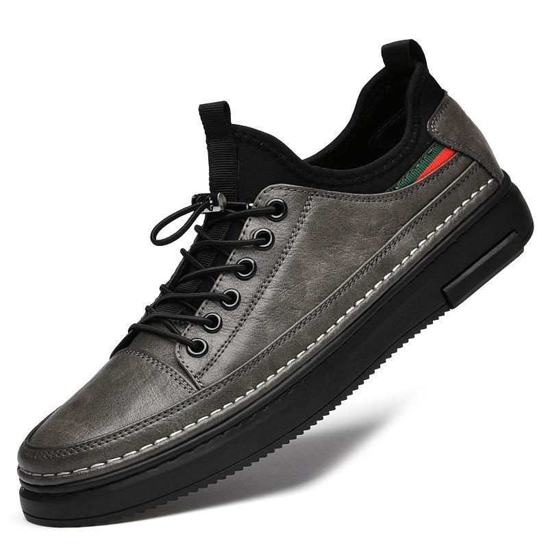 Frühjahrssaison 2025 neue schwarze tägliche kleine Lederschuhe Herrenschuhe Low-Top atmungsaktiv vielseitig sportlicher Stil lässige Board-Schuhe