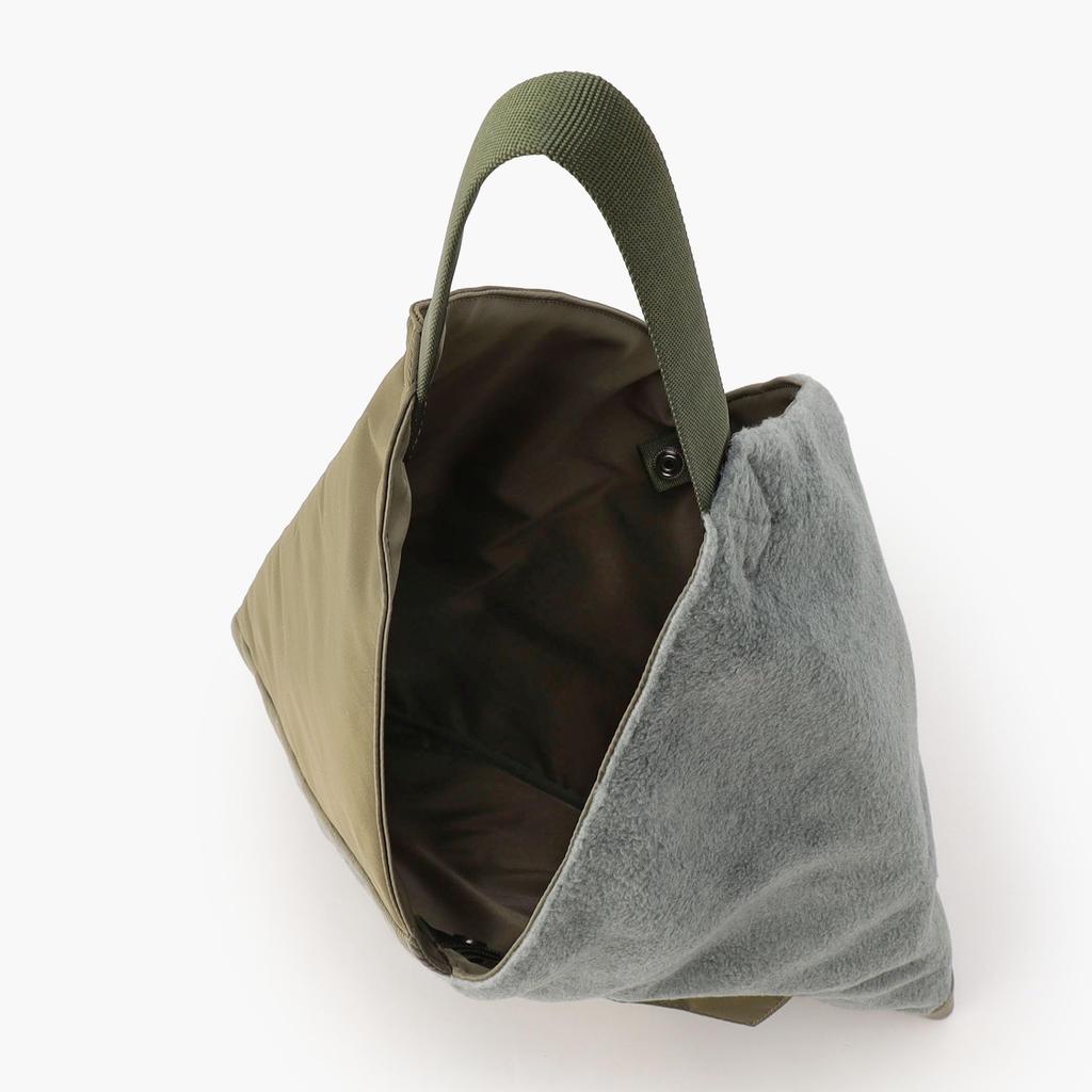 [Briefing] TILT TRIANGLE TOTE MF