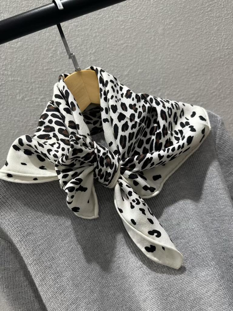 Double-Sided Silk Wool Scarf Women'S Autumn And Winter Silk Wool 70 Square Scarf Warm Dual-Purpose Women'S Versatile Temperament Air Conditioner Neck