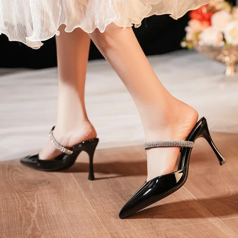 мода 2024 года Модные женские туфли с закрытым носком Женские тапочки Элегантные сандалии — фото 3