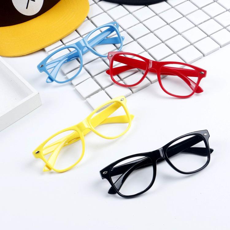 "Montatura per Occhiali da Bambino Stile Coreano con Borchie Decorative a Forma di Chiodo di Riso - Occhiali alla Moda per la Miopia per Bambini"