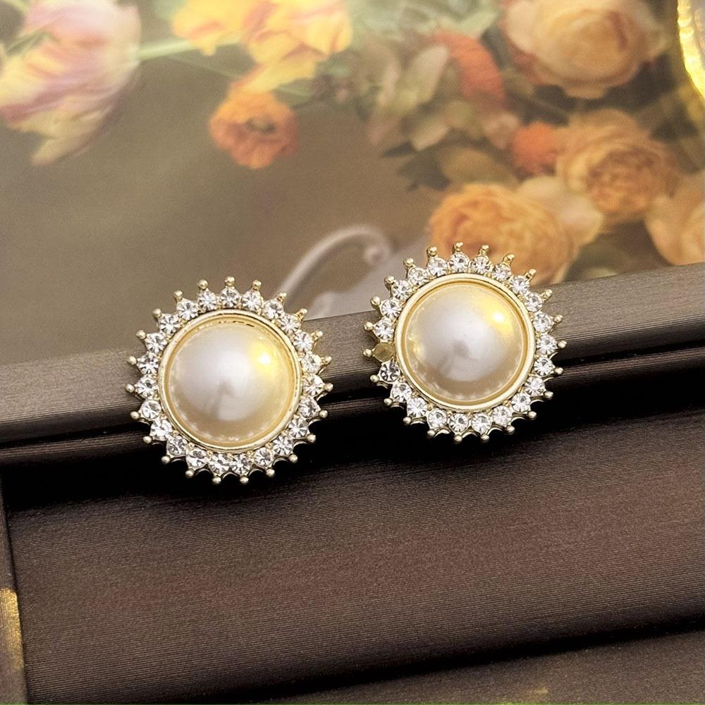 Silver Needle Korean Internet Celebrity Temperament Pearl Earrings Versatile Niche Design Earrings Light Luxury High-end Earrings