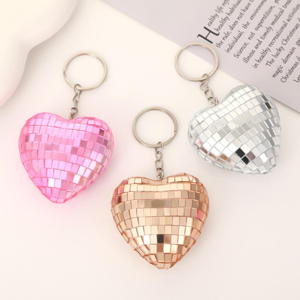 

WTEMPO Valentine s Day Heart Shaped Design Disco Ball Keychains Kit DIY Bags Hanging Keychains Pendants Wedding Birthday Carnival Gifts Keychains 3pcs різнокольоровий