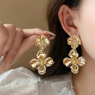 Metal Flower Earrings for Women Design and Light Luxury Exaggerated Drop Earrings Wholesale Gold Plating Jewelries
