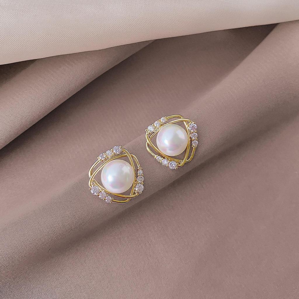 2024 Trendy Geometric Pearl Stud Earrings: Elegant, Unique Design for Women