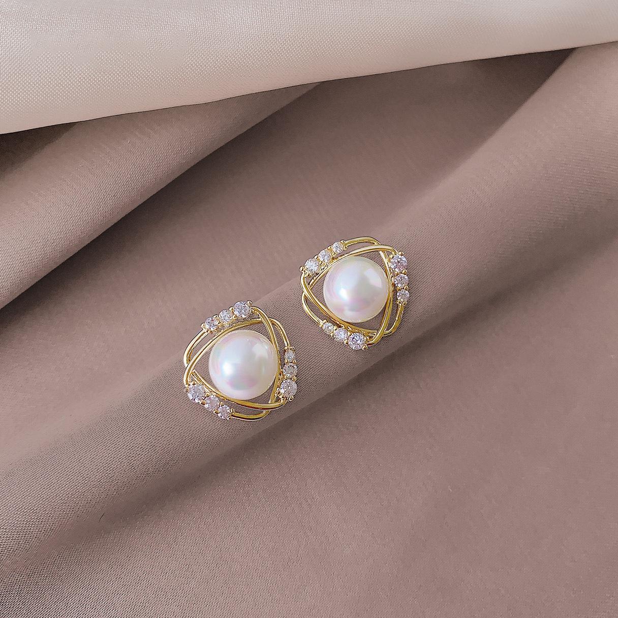 2024 Trendy Geometric Pearl Stud Earrings: Elegant, Unique Design for Women