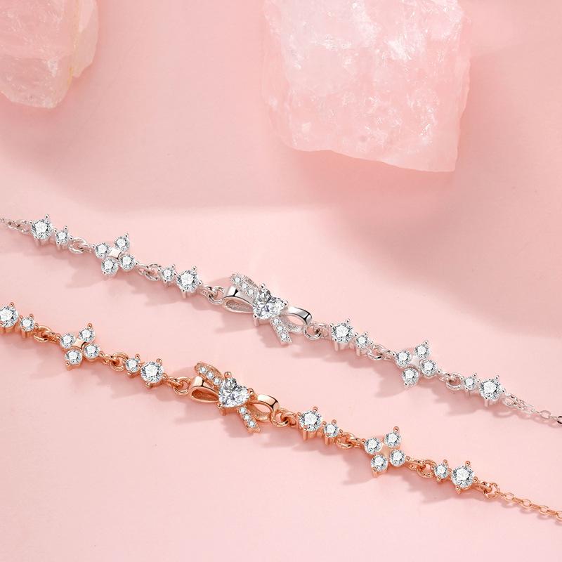 Bow Four-leaf Clover Bracelet Women's Diamond-encrusted Love Niche Light Luxury Personalized Versatile Hand Jewelry Gift
