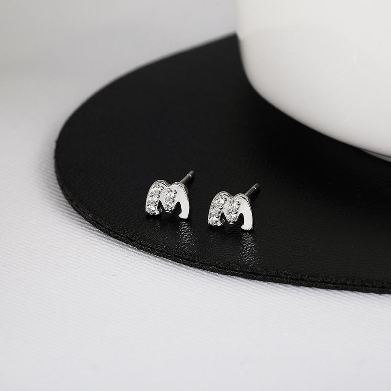 Pendientes de Diamantes con Letra Personalizada de Plata de Ley S925 Banyan Tree - Pendientes Individuales para Cartílago para Hombre y Mujer