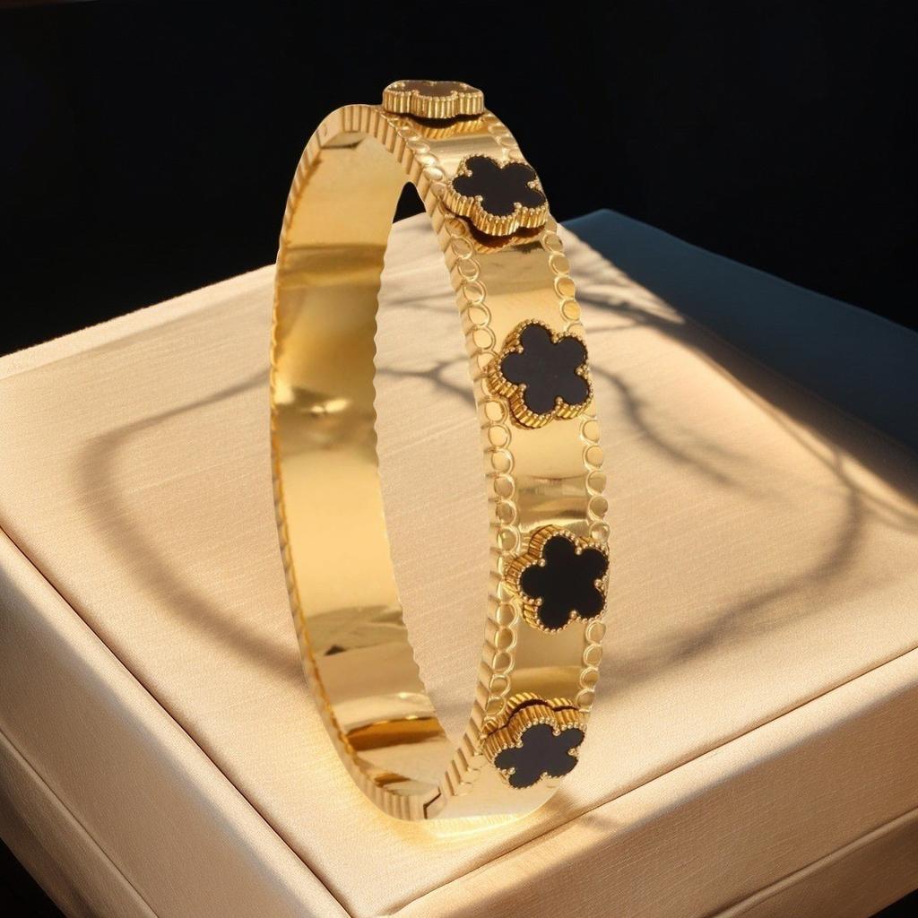 Bracelet Girls Niche Titanium Steel Jewelry Premium Sense Ins Wind Nail Opening Jewelry