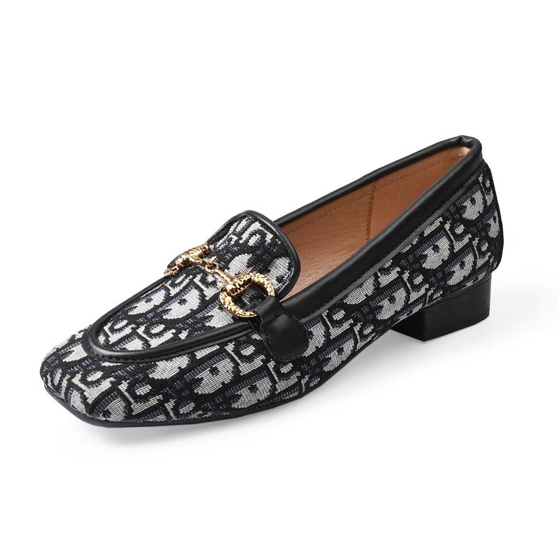Spring of the Year, the New Korean Version of the Versatile Cloth Doudou Shoes, One-pedal Flat-soled Single Shoes, Women's Lazy Shoes