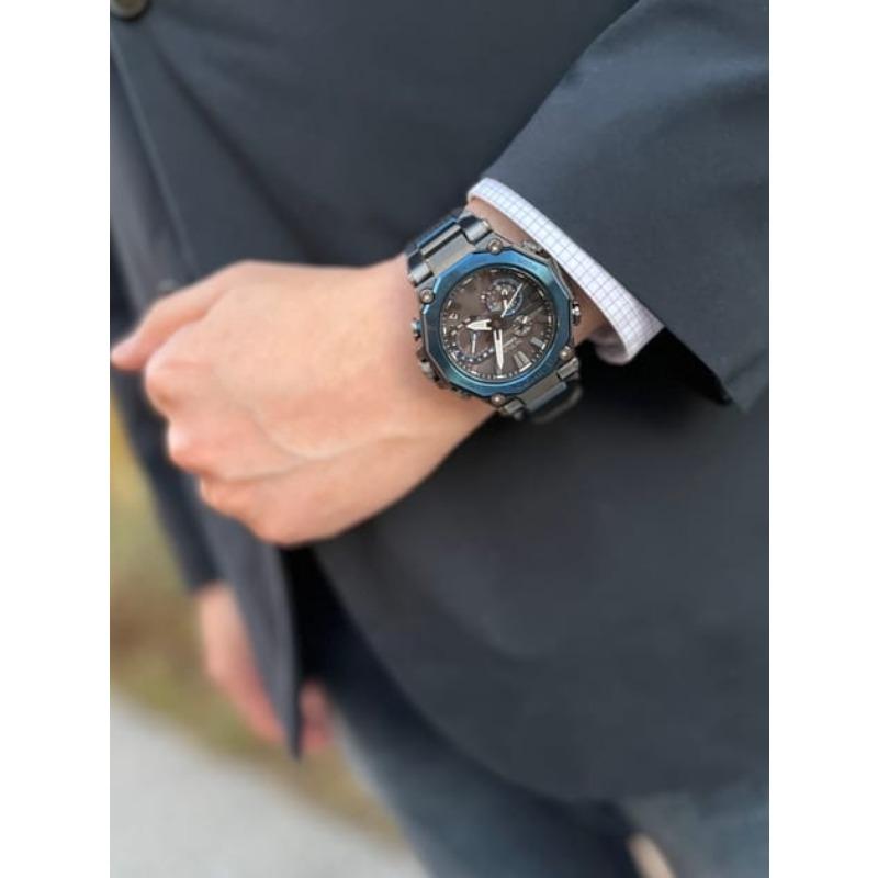 Casio Men's Stainless Steel 200M Water Resistant Quartz Watch MTG-B2000B-1A2