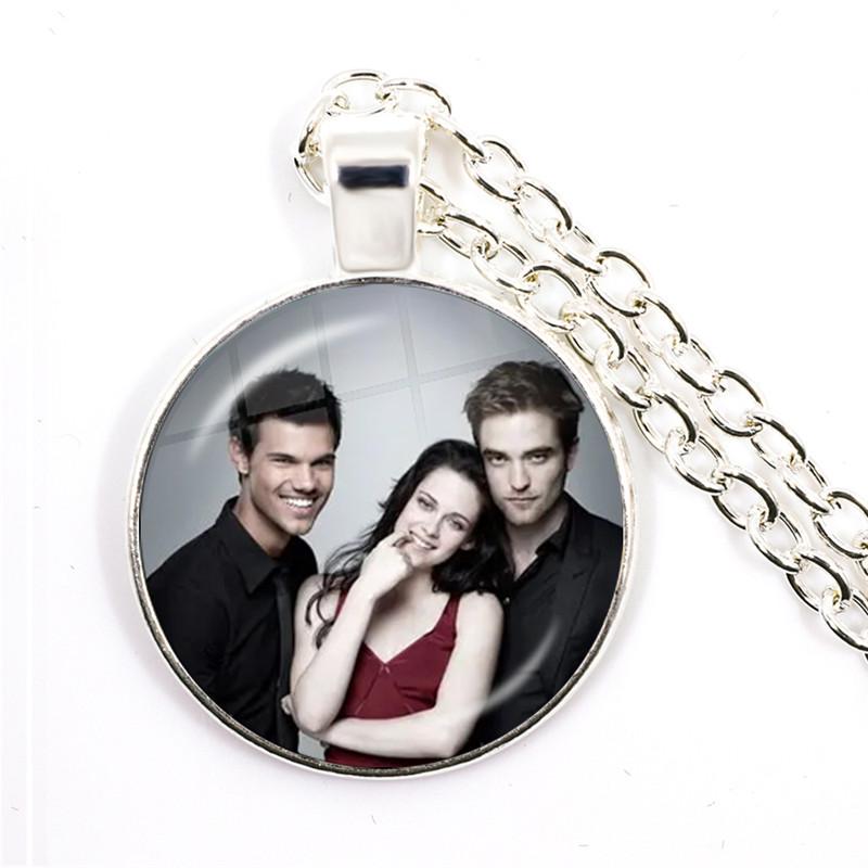 Nieuwe Twilight Film Bella Edward Jacob Renesmee Karakter Glazen Cabochon Hanger Ketting Handgemaakte Sieraden Kettingen