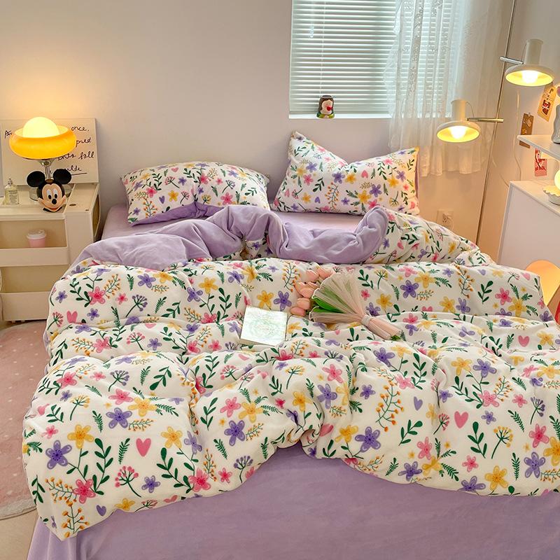 Kleines Frischmilch-Fleece-Bett, vierteiliges Set, Korallenvlies, Bettlaken, Bettbezug, warmer Flanellplüsch