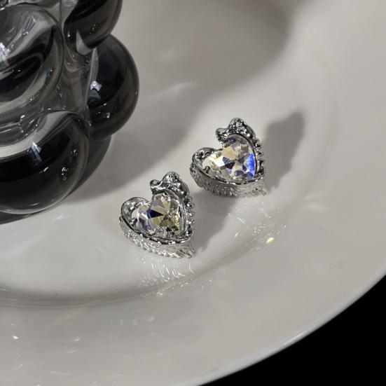 

Серьги-гвоздики «Сердце» с индивидуальностью