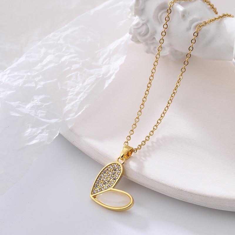 Fashionable Heart Titanium Steel Necklace: Women's Clavicle Chain, Hip Hop Style, Niche Design.