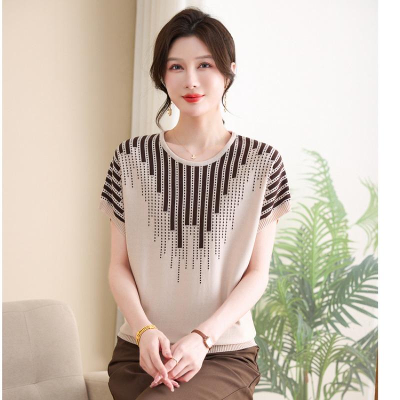 Mom summer short-sleeved shirt medium and old small shirt fashion shirt year old 0 knitted women's clothing on thin clothes