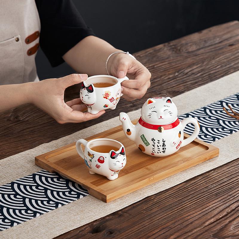 Japanese Lucky Cat Ceramic Teapot Set – One Pot, Two Cups, Filtered Tea Souvenir Gift
