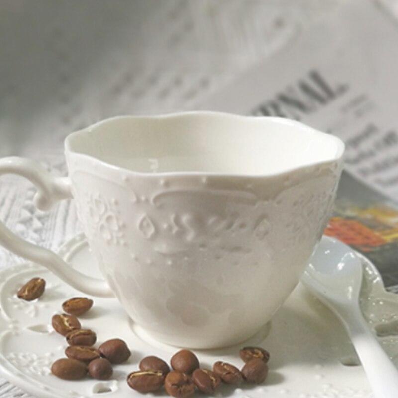 White Modern Embossed Ceramic Coffee Set Fashionable Japanese Porcelain Afternoon Tea Set Reusable Kitchenware Kubek BD50