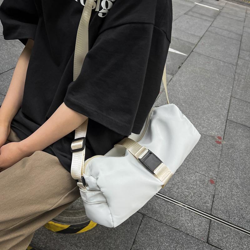 Спортивная сумка через плечо для женщин — фото 18