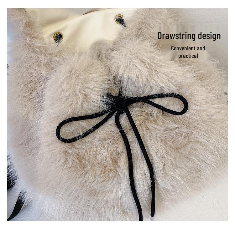 Cute Cartoon Plush Handbag: New 2020 Furry Shoulder Crossbody Bag for Autumn and Winter.