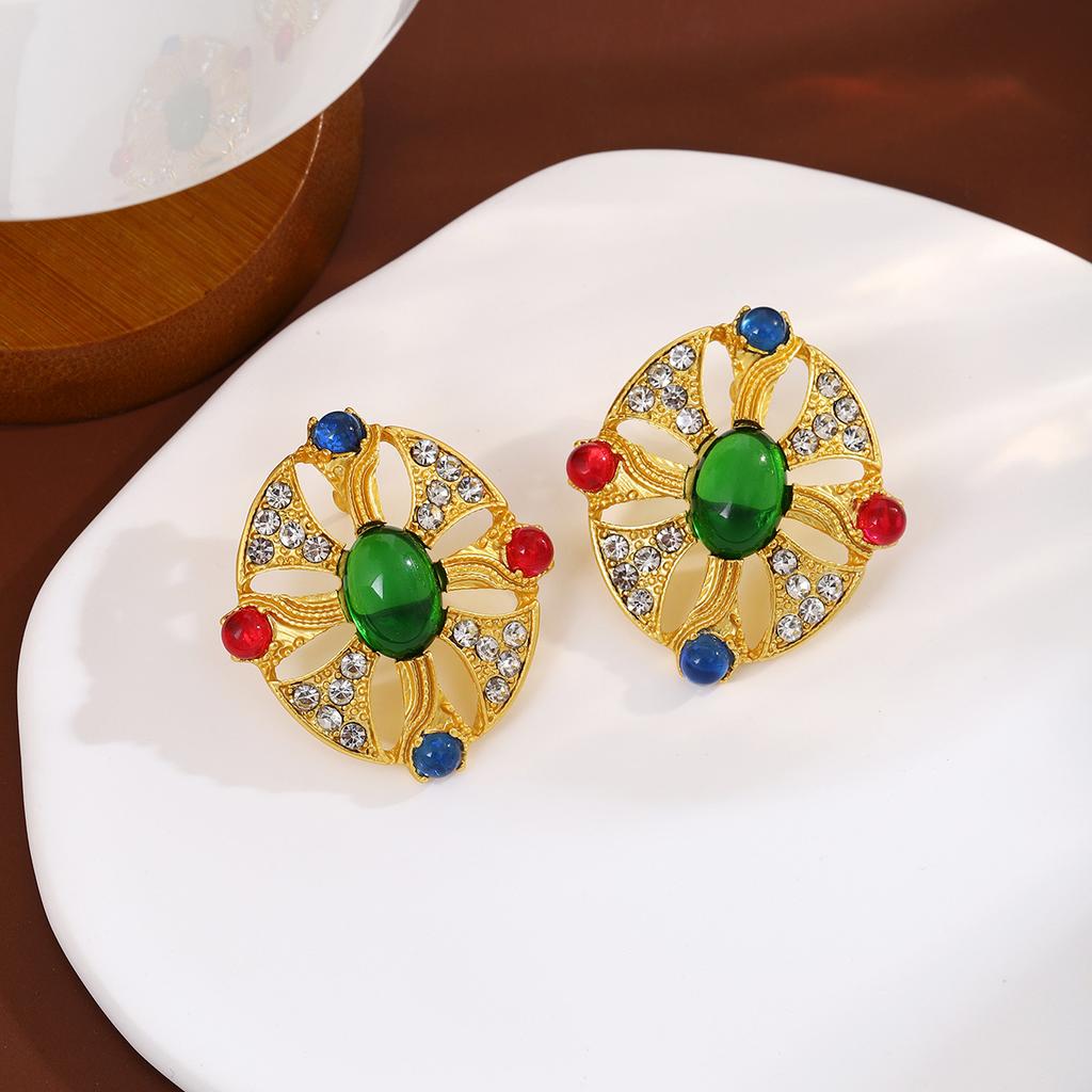 Chic and Elegant Elliptical Ear Studs with Sparkling Zirconia Stones In Retro Style