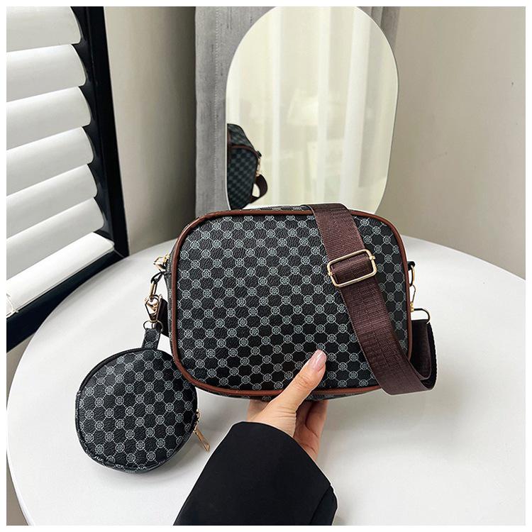 2024 Spring/Summer Women's Personalized Casual Crossbody Fashion Shoulder Bag - Small Square Design