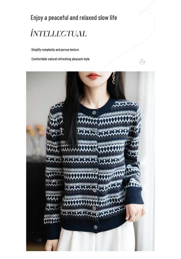 Women's Retro Knit Cardigan: Soft, Skin-Friendly, Loose Fit, Slimming, Perfect for Commuting and Casual Wear