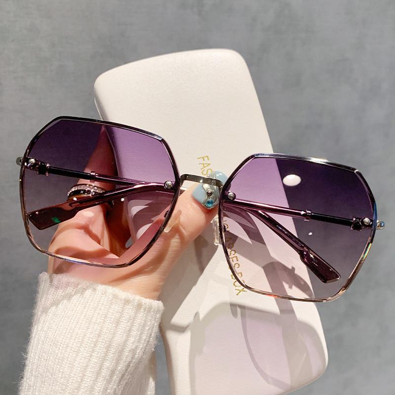 Fashion Round Female Sunglasses With Uv400 Protection For Summer Travel