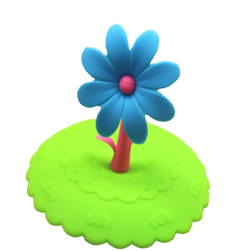 Niedliche Blumen schmücken den Deckel des Wassertrinkbechers aus Silikon