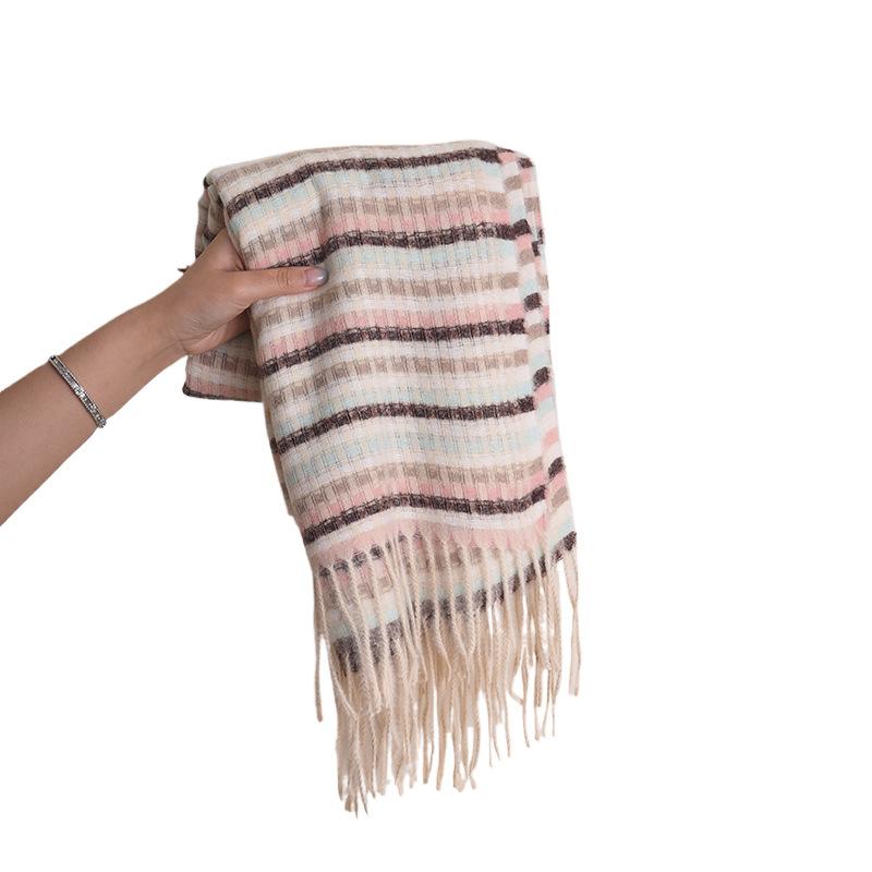 Small Fresh And Fashionable Cashmere Colored Small Fragrant Fringed Scarf, Women'S Design Sense Of Warmth, Outside With Temperament Shawl