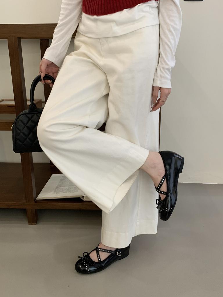 Autumn Fashion Rivet Shallow Single Shoes Women's Soft Sole Cross Strap Mary Jane Shoes 2025 New