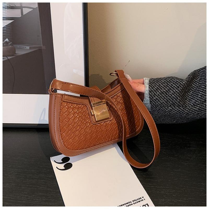 Simple and Fashionable Shoulder Bag, Girls' High-end Underarm Bag, Early Spring New Commuter Texture Versatile Small Square Bag