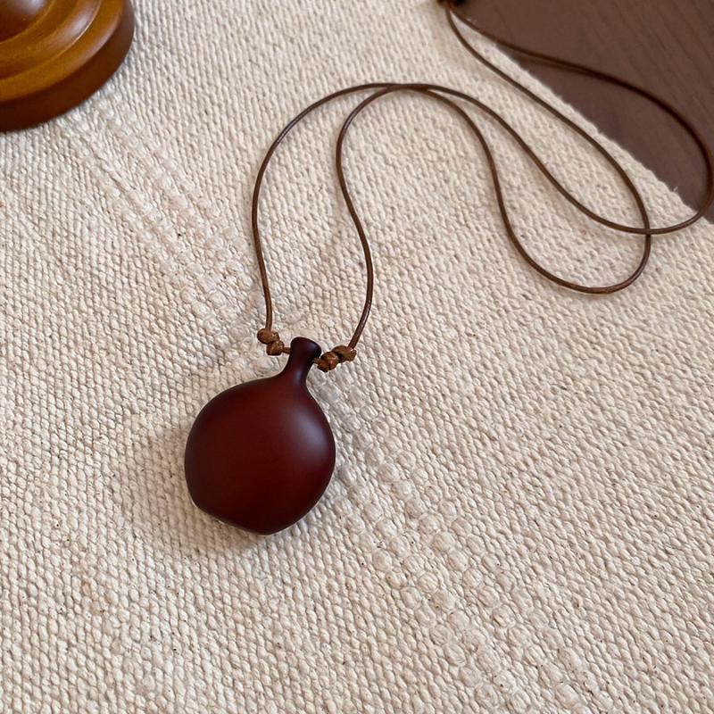 Resin Candy Love Pendant Necklaces For Women Retro Long Sweater Chains Simple Cute Pendant Necklaces Jewelry Accessories Gift