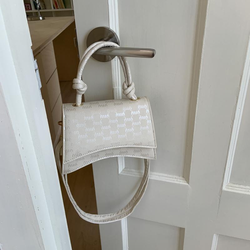 

Premium sense portable small square bag women s 2025 new fashion shoulder bag light luxury versatile messenger bag