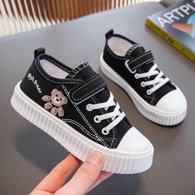 

Korean version of children s canvas shoes 2025 summer new girls cloth shoes fashion boys board shoes soft soles boys classmates tide 26 чорний