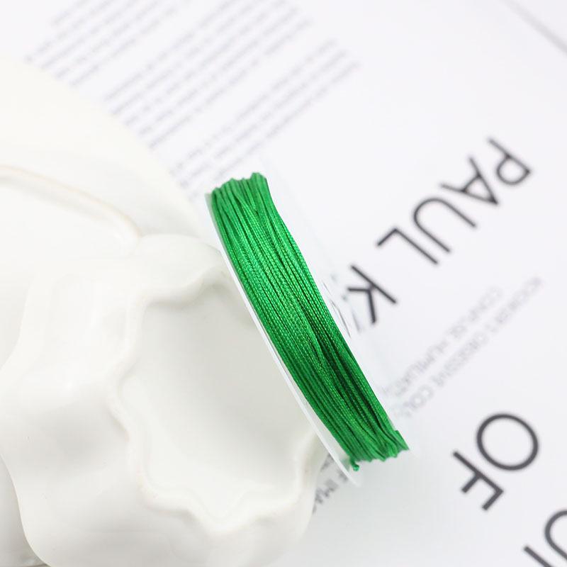 

нет. Браслет из 72 нефритовых проволок с подвеской из плетеной веревки, китайским узлом и буддийскими бусинами. Материал — красная веревка.