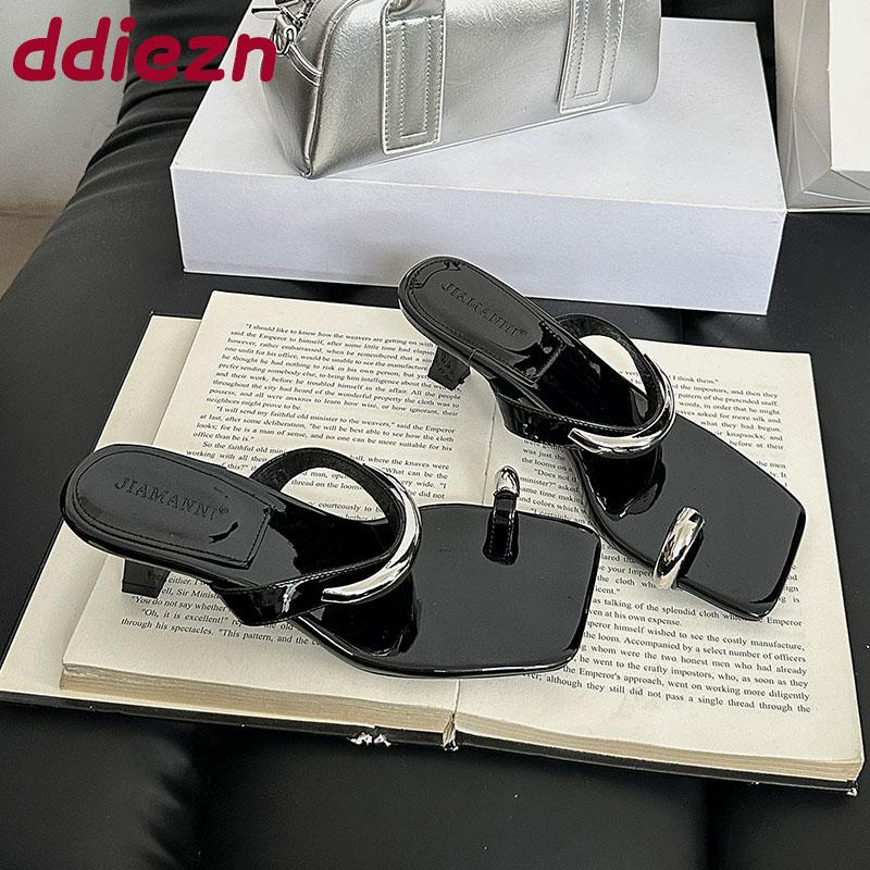 Fashion New Fashion Metal Women Low Heel Slippers Summer Beach Slides Sandals Square Toe Ladies Heeled Slippers Shoes Female Pumps