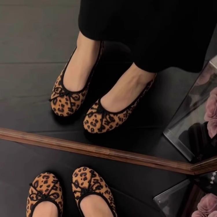 Sheepskin version~ French sexy matte leopard print flats 2025 small inner height increase one pedal shallow mouth single shoes
