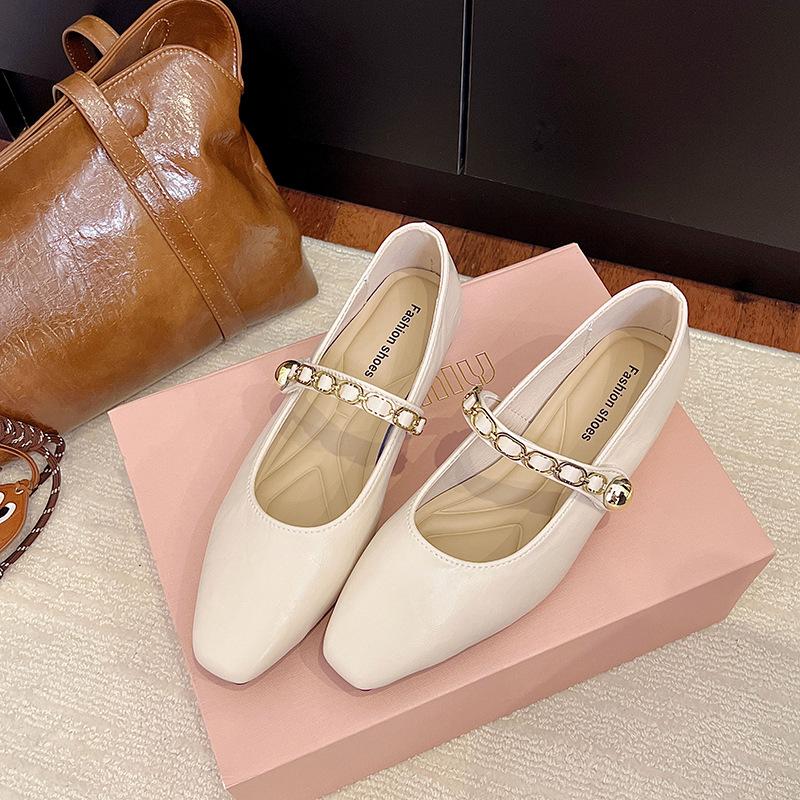 

French retro single shoes women s 2025 spring and autumn new low-heeled square head shallow mouth one-word buckle with shallow mouth Mary Jane shoes 35 бежевый