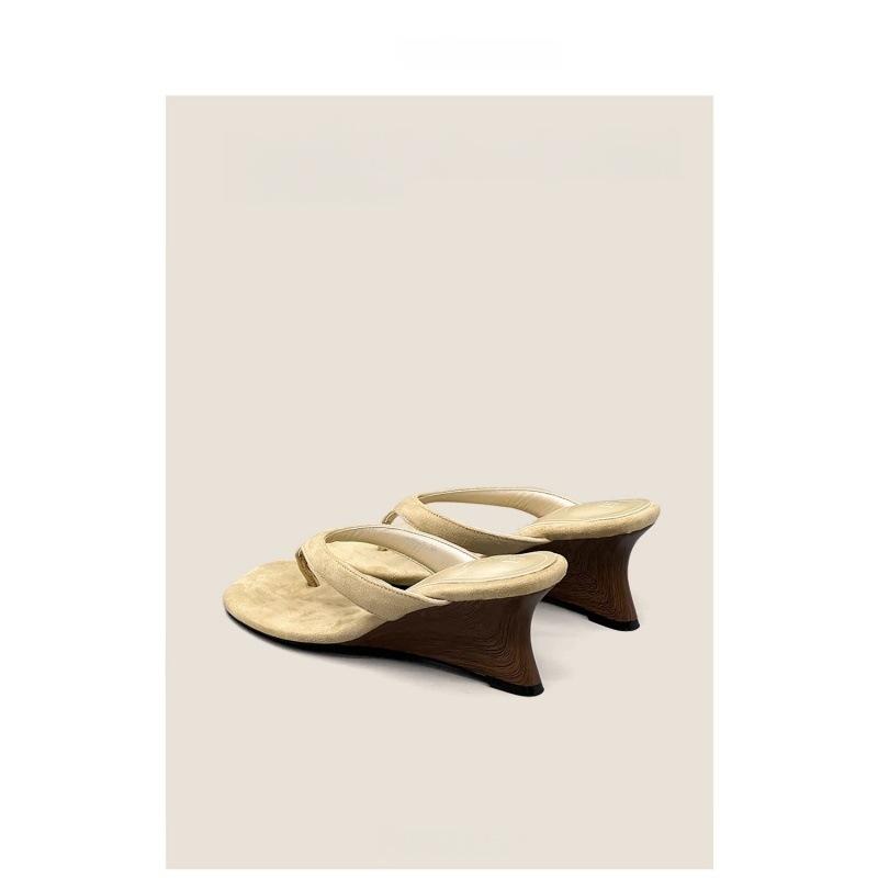 Europäische und amerikanische Oberbekleidung Sandalen mit Keilabsatz Sommer 2025 neue Pendler-Mode vielseitig mit Rock Zehen-High Heels Damen