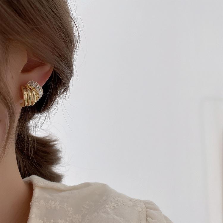 Exquisite Zircon Metal Intertwined Stud Earrings: Korean Minimalist Versatile Fashion for Women