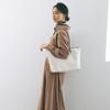 Breath TOPKAPI RIPPLE Leather Handle A4 Tote Bag (Ivory)
